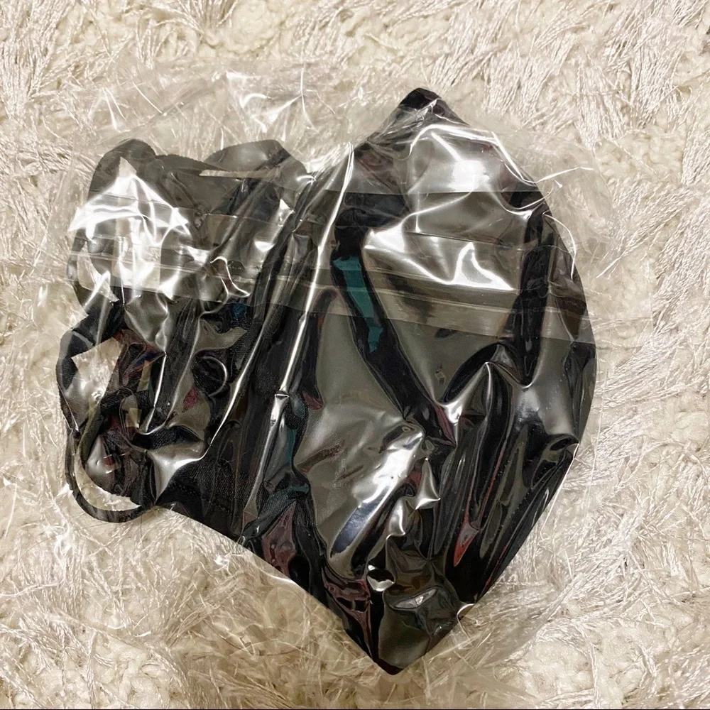 Lululemon • Double Strap Face Mask *Black*